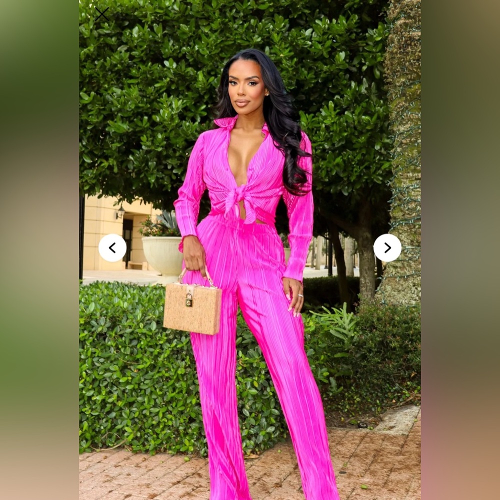 Fashion Nova Hot Pink Pleated Button Front Long Sleeve Top M